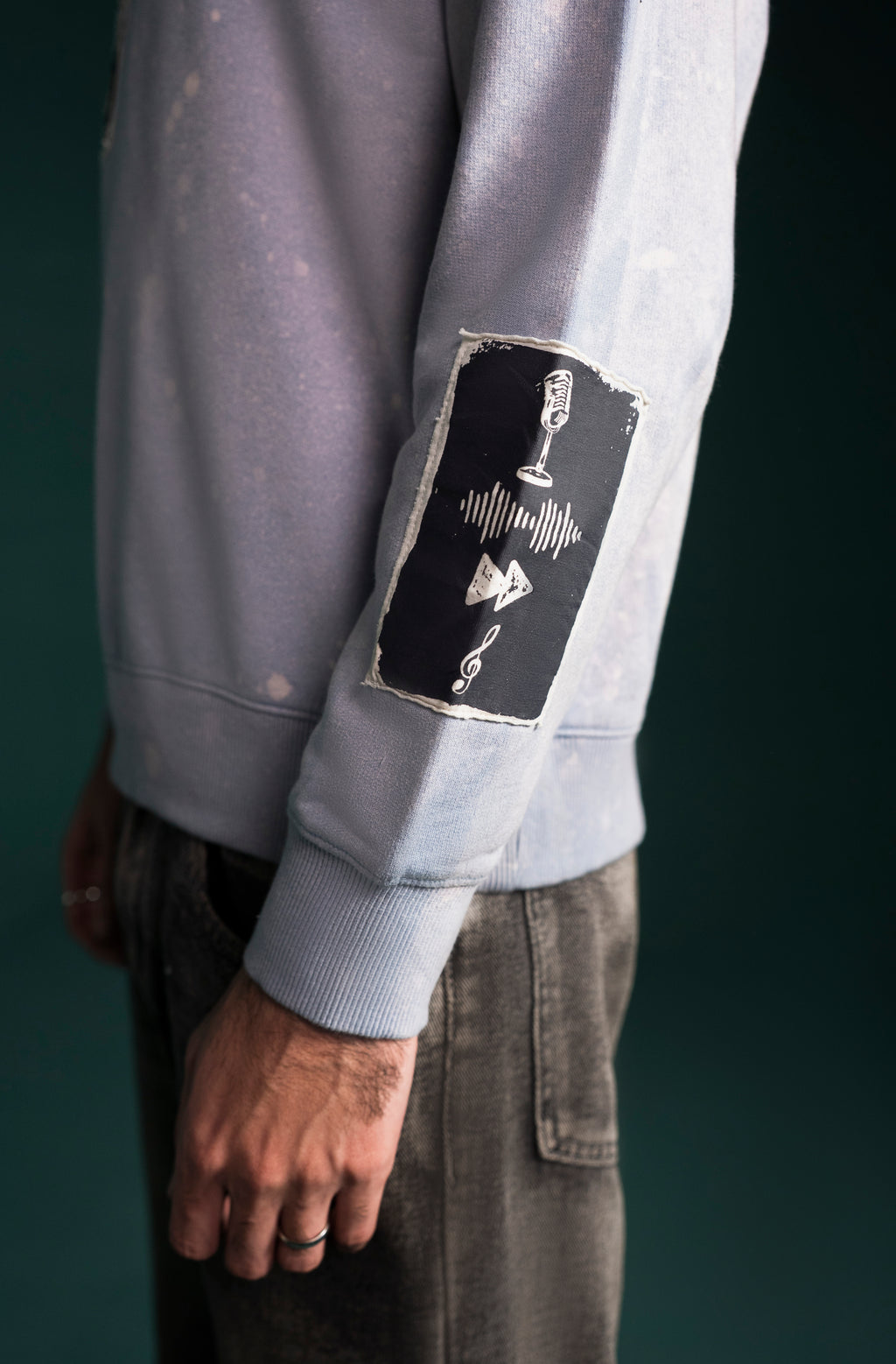 ACID WASH GREY SWEATSHIRT